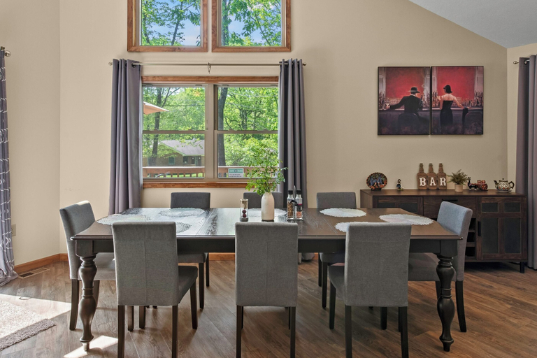 Food & Drinks 4, Summit Solitude by Avantstay Lake & Beach Access, Carbon