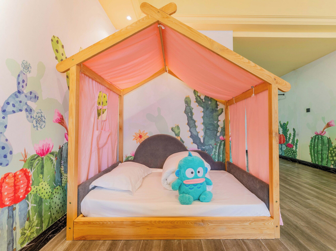 Bedroom 13