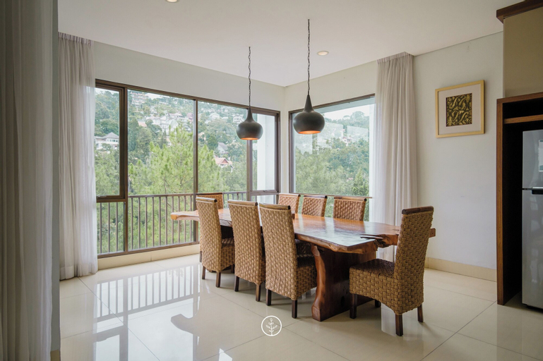Dining Room 7