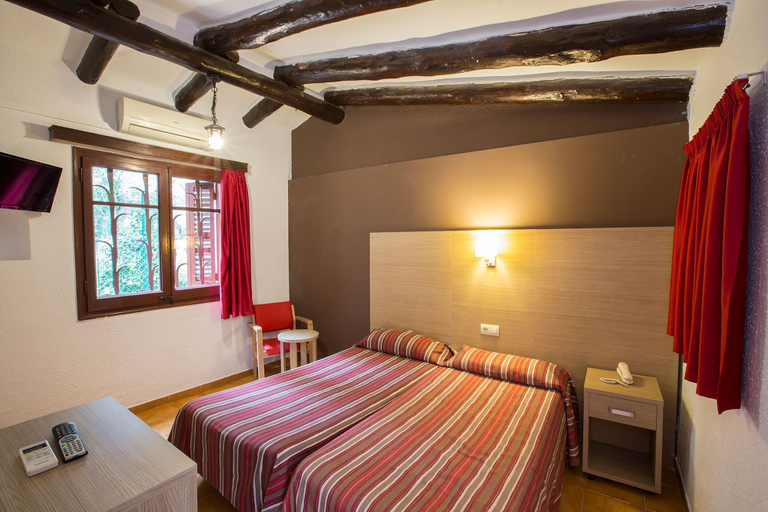 Bedroom 3, Hotel Bungalow Don Juan Tossa, Girona