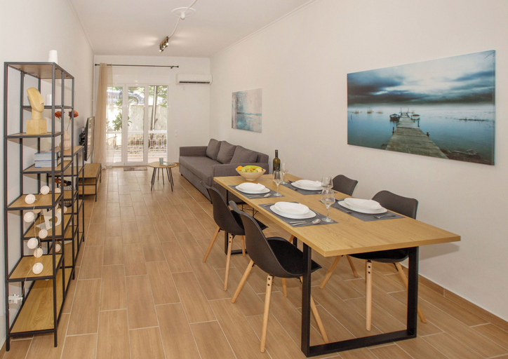 Food & Drinks, Beautiful apt near the sea by GHH, Attica