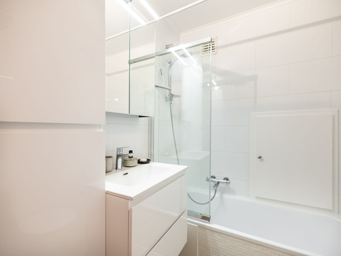 Bathroom 3, Apartment in Koksijde Near the Sea, West-Vlaanderen