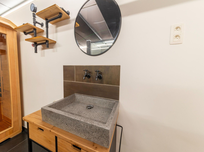 Bathroom 3, Elegant Place in Goesnes, Namur