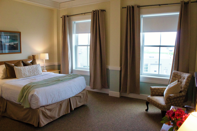 Bedroom 1, The McKernan Inn, Cumberland