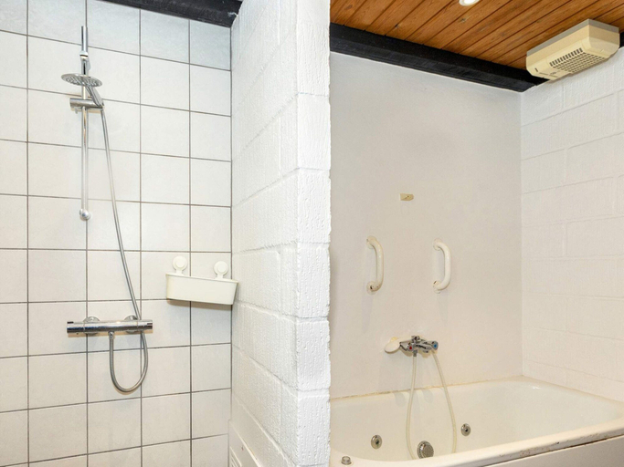 Bathroom 3, 6 Person Holiday Home in Bindslev, Hjørring