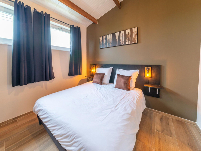 Bedroom 2, Elegant Place in Goesnes, Namur