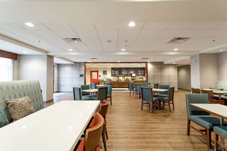 Food & Drinks 4, HAMPTON INN MADISON OH, Lake