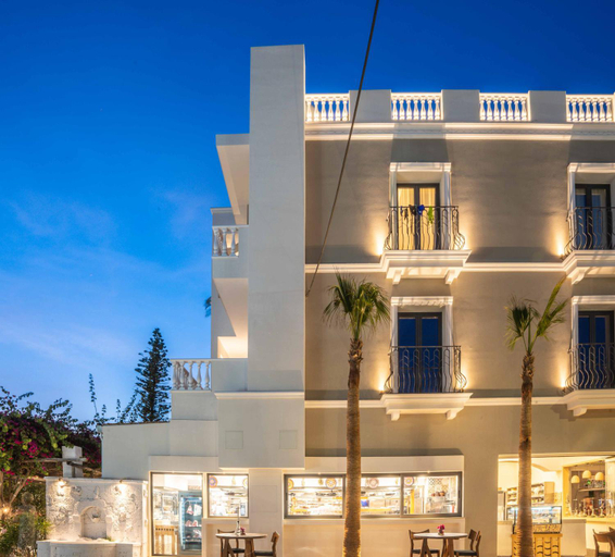 Exterior & Views