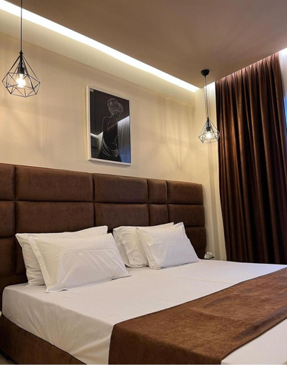 Bedroom 1, Apartments Sadiku with swimming pool & jacuzzi, Sarandës