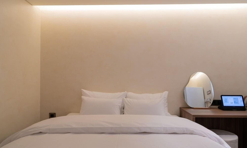 Bedroom 12