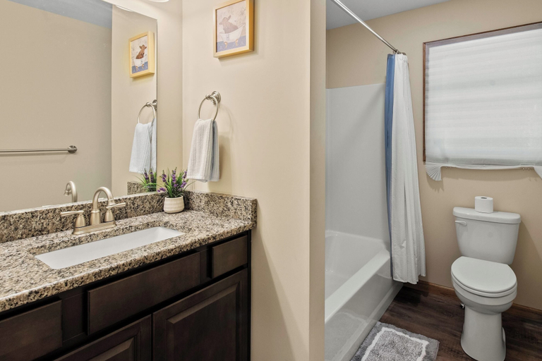 Bathroom 3, Summit Solitude by Avantstay Lake & Beach Access, Carbon