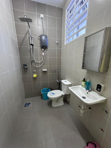 Bathroom 3, Nurasyura Puncak Guesthouse, Perak Tengah