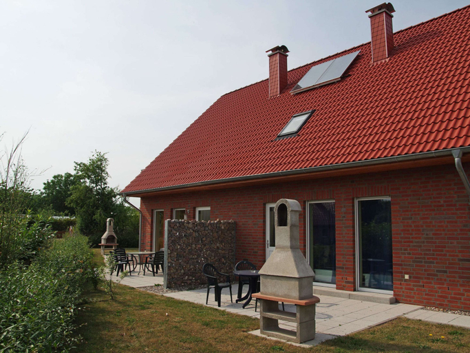 Exterior & Views, 5-zimmer-ferienunterkunft in Zierow mit Garten, Nordwestmecklenburg