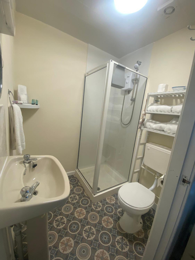 Bathroom 2, The Hurstmere, Blackpool