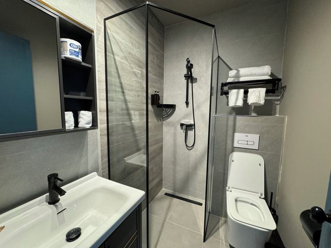 Bathroom 5, Central Boutique Hotel