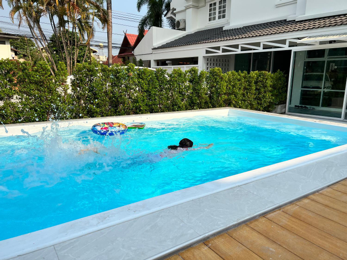 Swimming Pool 4