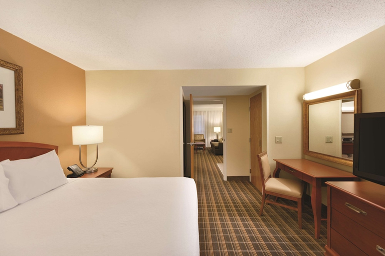 Bedroom 3, Embassy Suites Greenville Golf Resort, Greenville