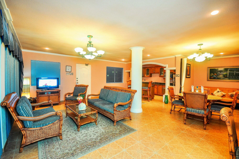 Bedroom 3, Breakfast At Monaco, Malay