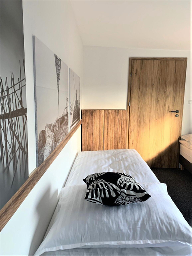 Bedroom 3, Wygodne Pokoje H114, Tarnowskie