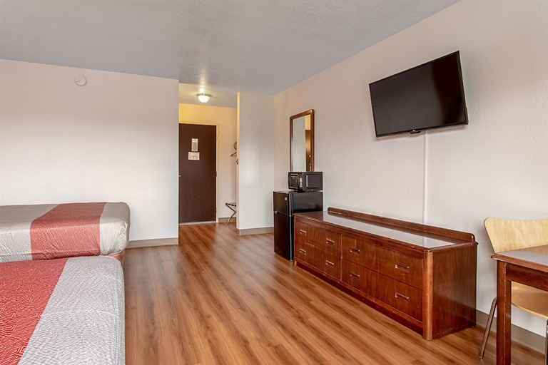 Bedroom 3, Motel 6 Gresham, Or - Portland, Multnomah