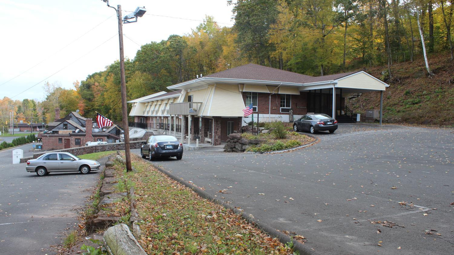 Public Area 5, Passport Inn and Suites Middletown, Middlesex
