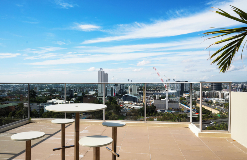 Exterior & Views 15