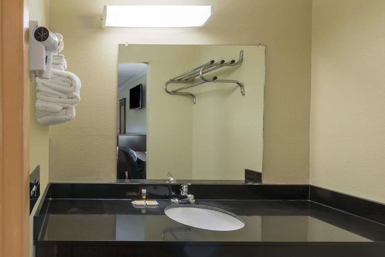 Bathroom 3, Red Roof Inn Fort Worth West, Tarrant