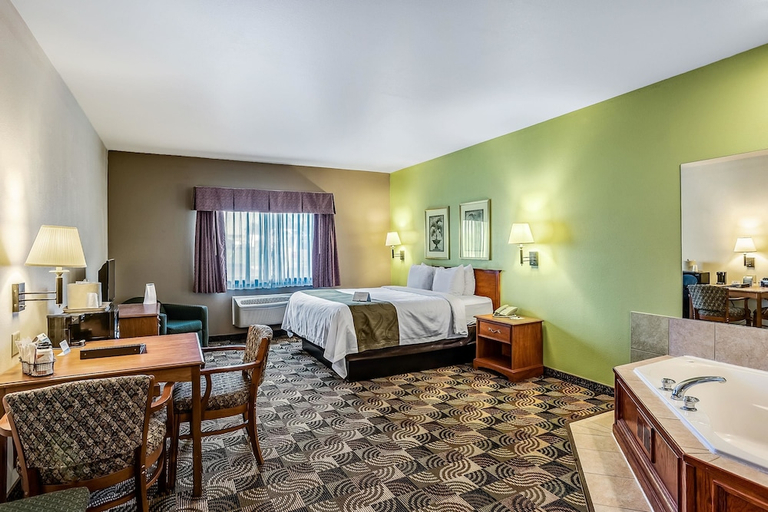 Bedroom 3, Quality Inn & Suites Hannibal West, Marion