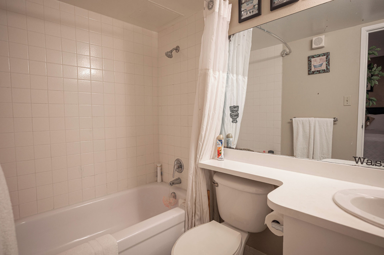 Bathroom 3, Stay Together Suites | Strip Condote, Clark