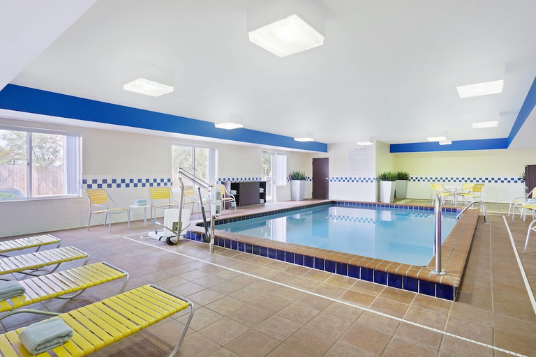 Sport & Beauty, Fairfield Inn Suites By Marriott Chicago Southeast Hammond, Lake