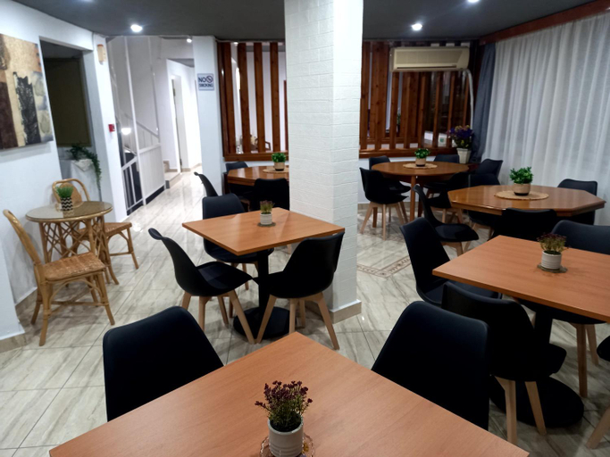 Others 4, Hotel Tainaro, Central Greece