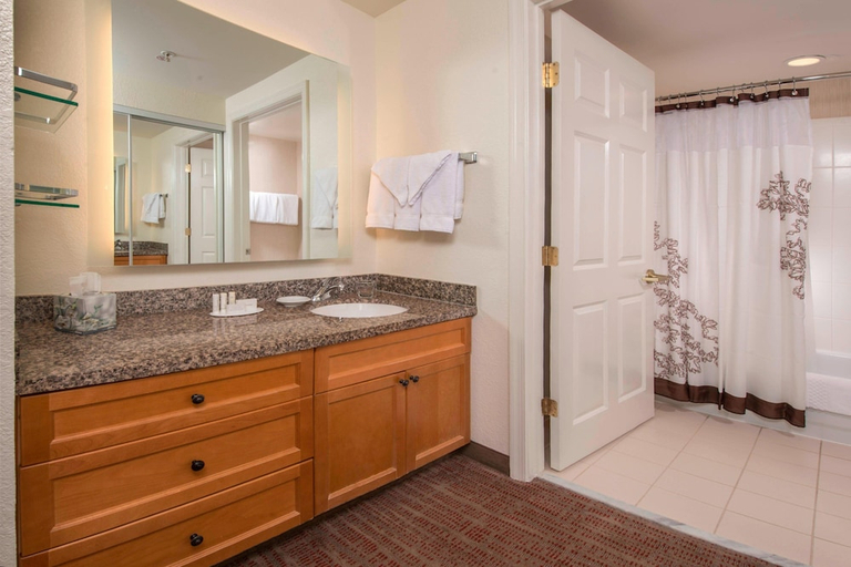 Bathroom, Residence Inn by Marriott Frederick, Frederick