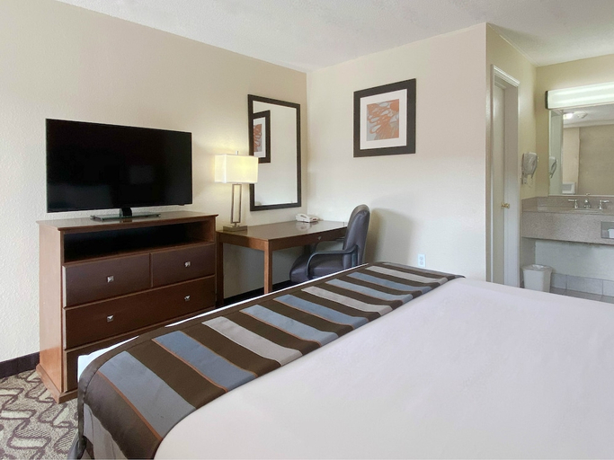 Bedroom 4, Super 8 by Wyndham Greensburg, Westmoreland