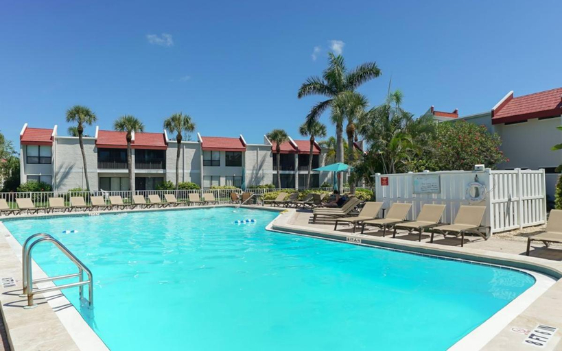 Sport & Beauty, Runaway Bay 136, Manatee