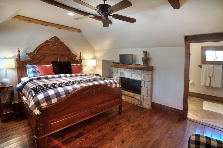 Bedroom 2, The Lodge Above Town Creek, Gillespie
