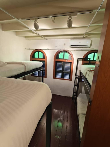 Bedroom 30