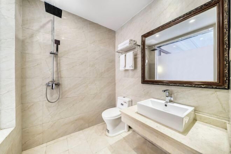 Bathroom 3, Qiannian Shengdi Hotel, Ngawa Tibetan and Qiang