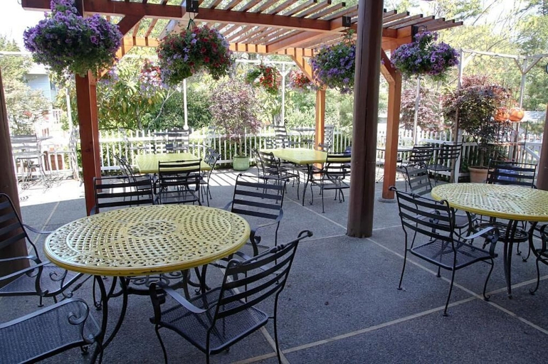 Food & Drinks 5, Friday Harbor Suites, San Juan