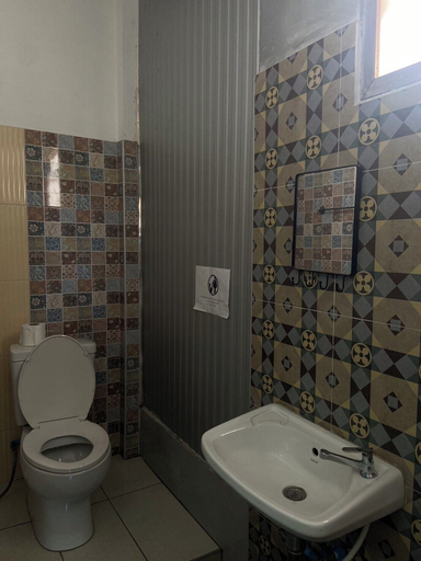 Bathroom, Express URT, Phunphin