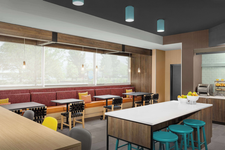 Food & Drinks 5, Tru by Hilton Jacksonville West I 295, Duval