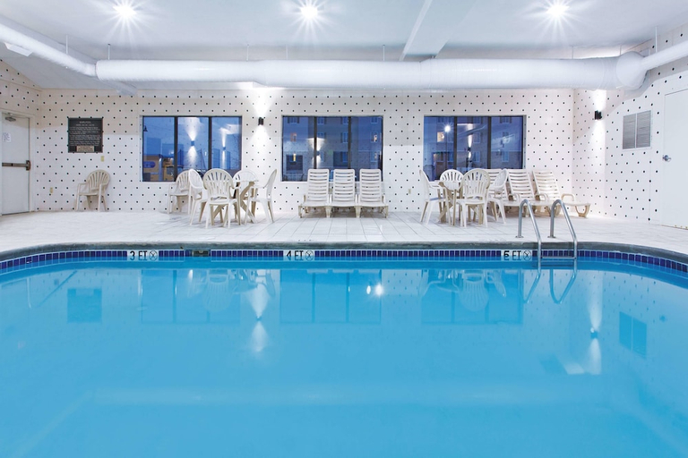 Sport & Beauty 3, City Express By Marriott Grove City, Franklin