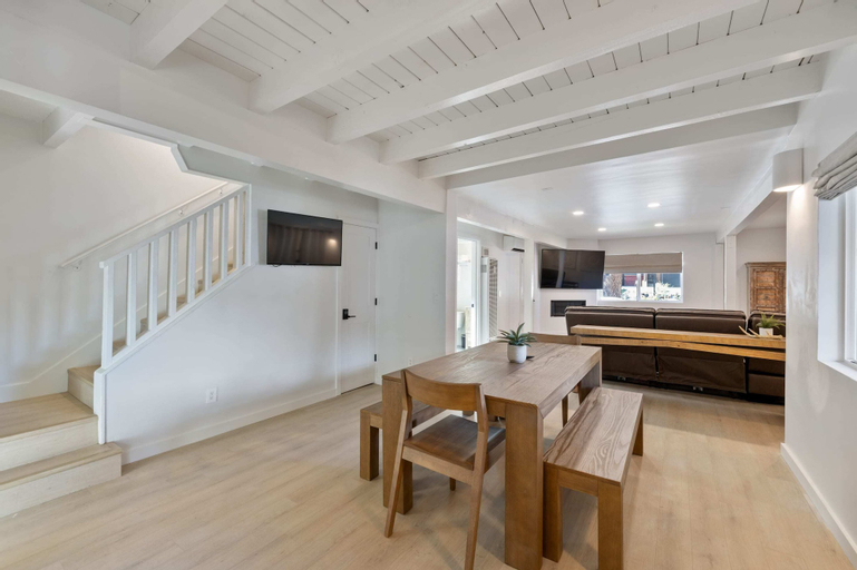 Dining Room 23