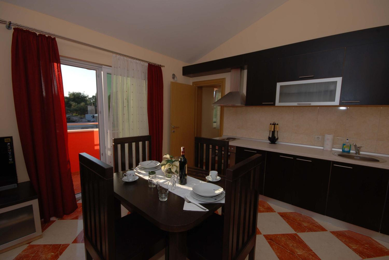 Others 3, Apartments Stepic, Okrug