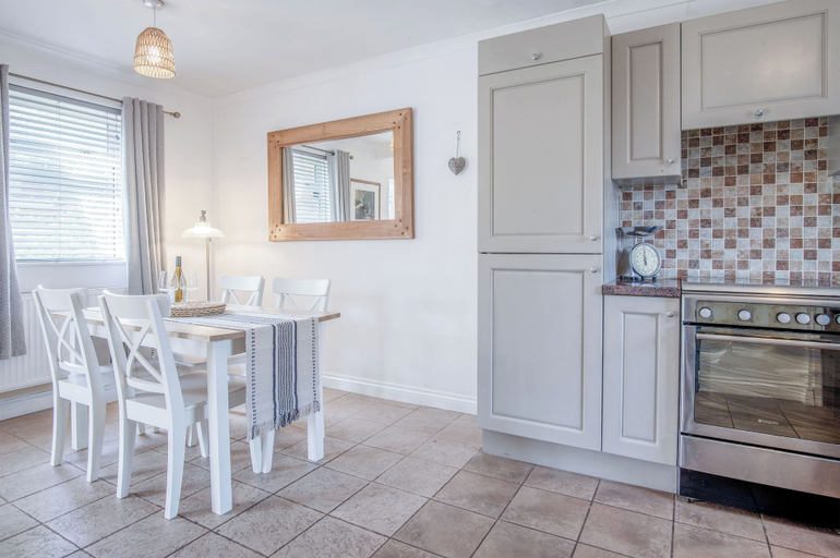Others 5, Sunderland Avenue - 2 Bedroom - Pembroke Dock, Pembrokeshire