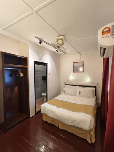 Bedroom 14