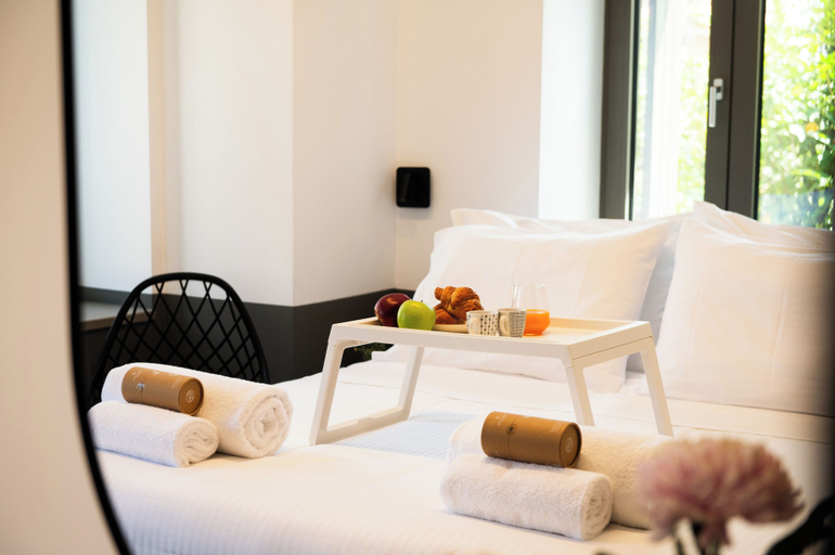 Bedroom 4, Cardamilia Suites, Peloponnese