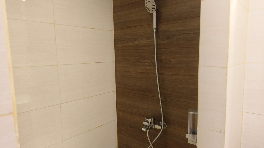 Bathroom 18