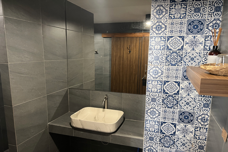 Bathroom 14