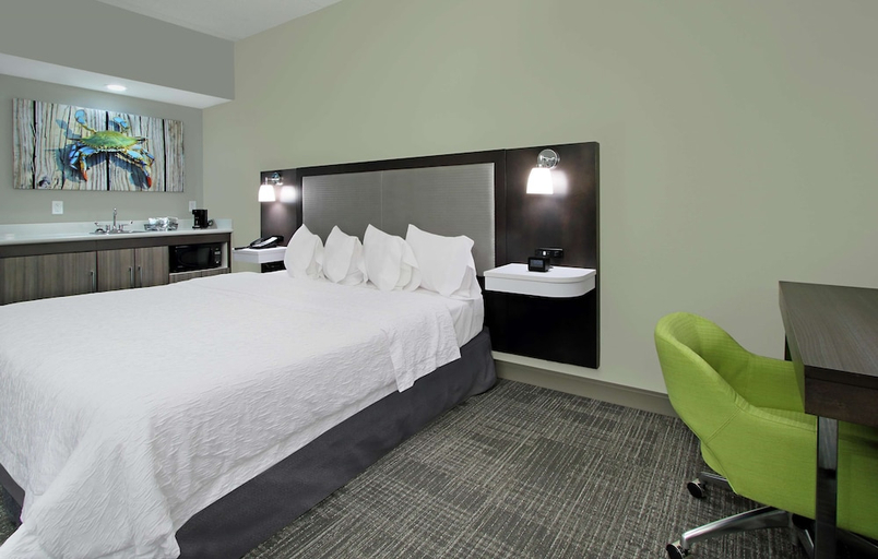 Bedroom 2, Hampton Inn Hagerstown-I-81, Washington
