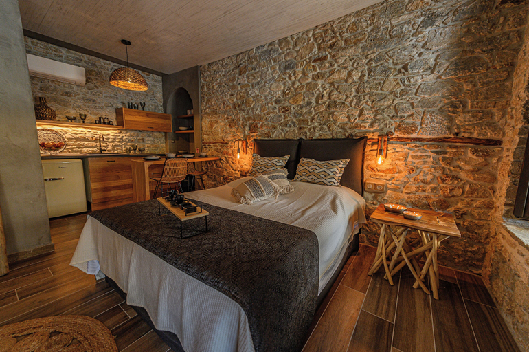 Bedroom 5, Cleopatra's Miramare, Thessaly
